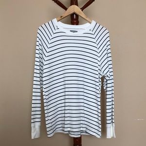 ❄️Levi’s Thermal White & Navy Striped Long-Sleeve